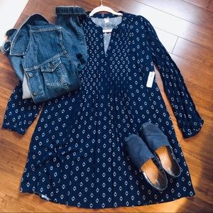 Old Navy Long Sleeve Flowy Printed V-Neck Dress